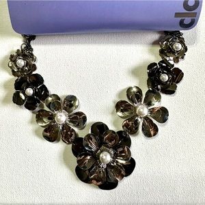 Flower necklace